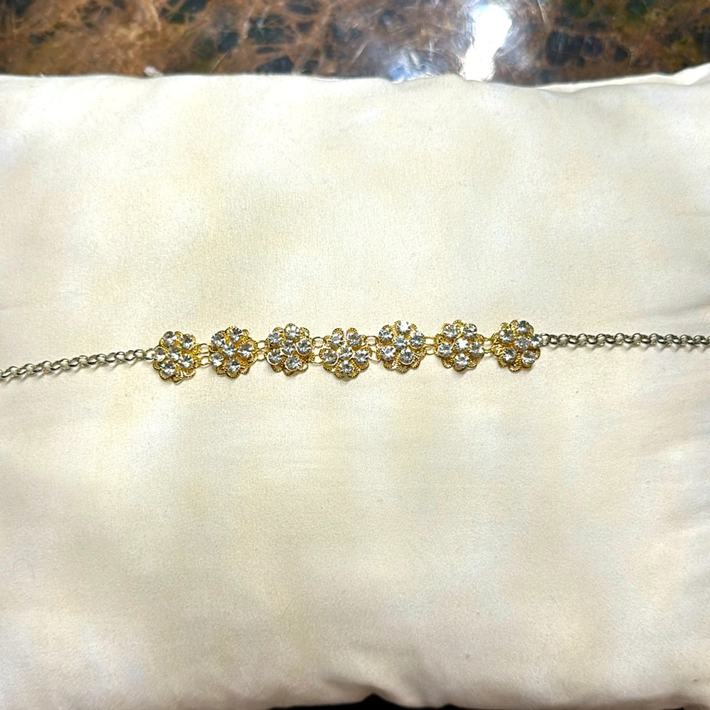 Two tone short diamond necklace